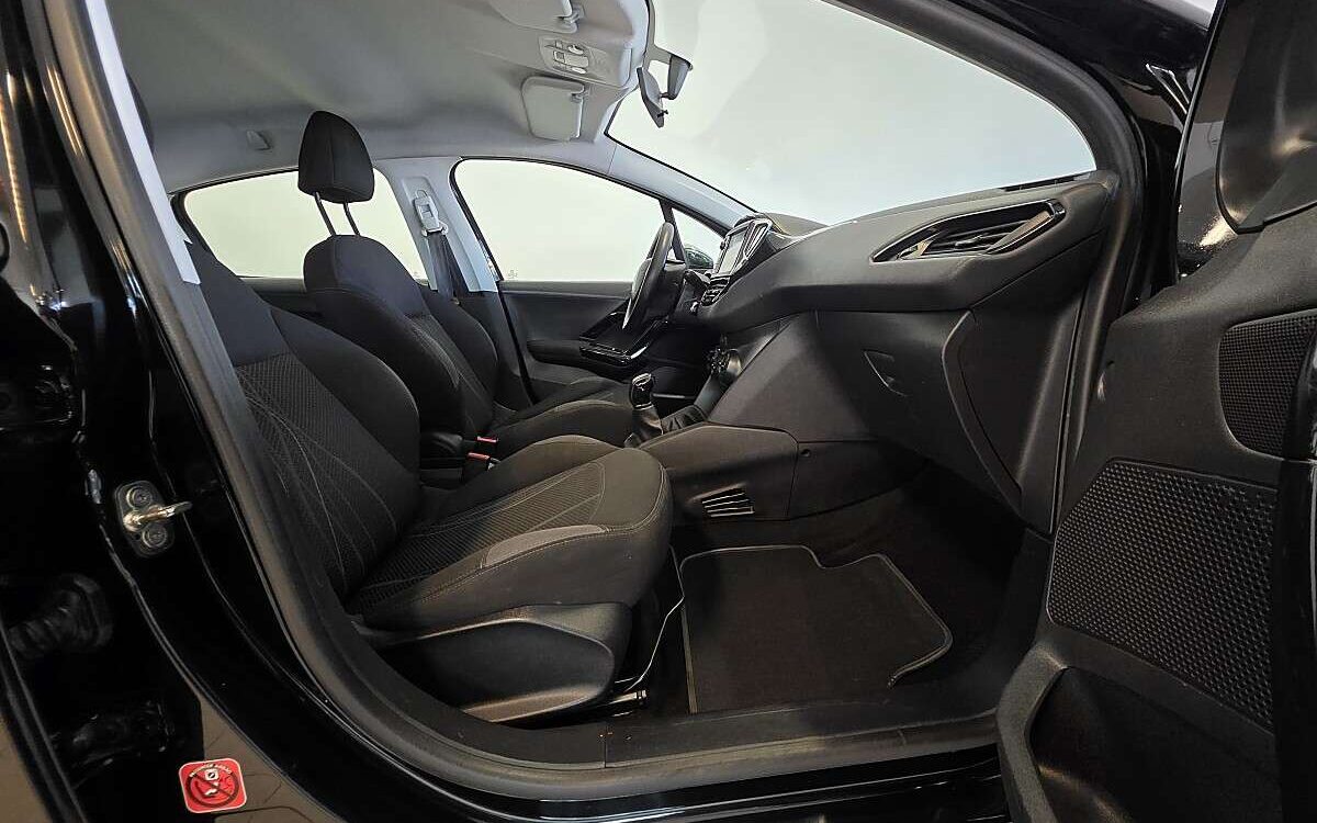 Peugeot 208 – Bild 7
